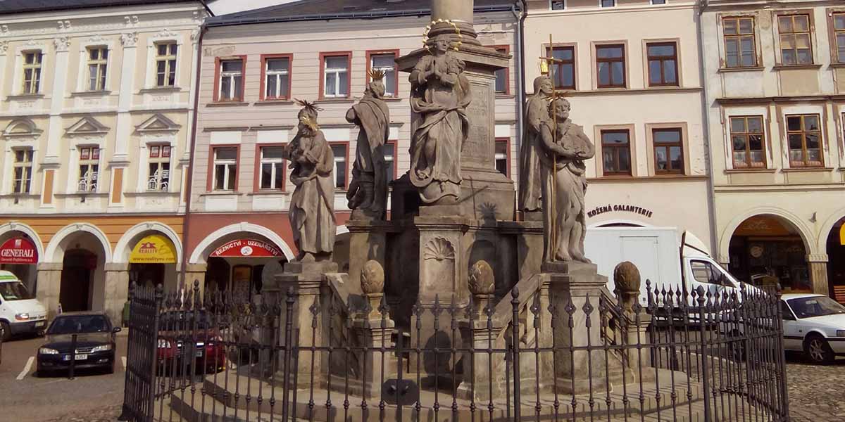 Oplocení Nejsvětější trojice Krakonošovo náměstí Trutnov Jan Postrach